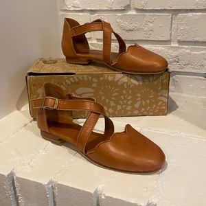 Elf Mangrove Leather Flats